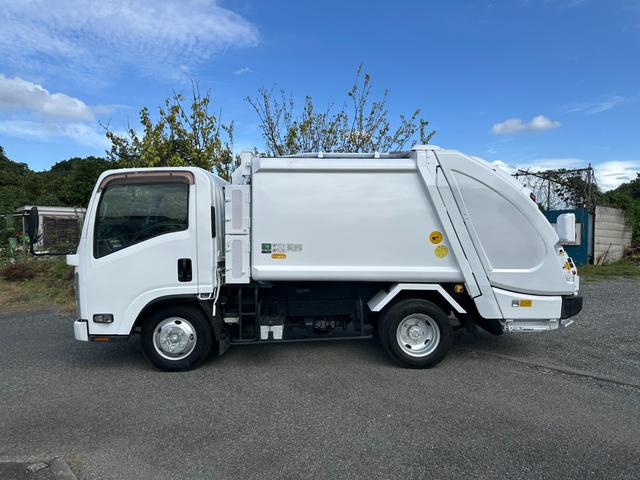 エルフトラック 3トンアームロール 新明和 ワンオーナー レーンキープアシスト アダプティブクルーズコントロール スペアキー キーレス フローティングナビ ETC AUX FM/AMラジオ フロントフォグ メッキ(17枚目)