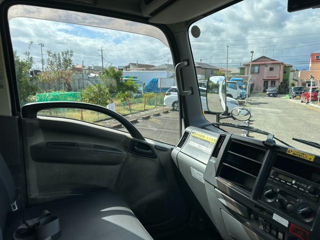 エルフトラック 3トンアームロール 新明和 ワンオーナー レーンキープアシスト アダプティブクルーズコントロール スペアキー キーレス フローティングナビ ETC AUX FM/AMラジオ フロントフォグ メッキ(21枚目)