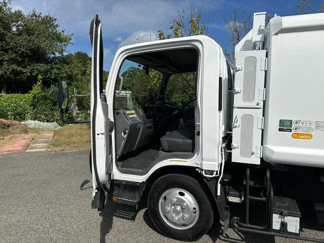 エルフトラック 3トンアームロール 新明和 ワンオーナー レーンキープアシスト アダプティブクルーズコントロール スペアキー キーレス フローティングナビ ETC AUX FM/AMラジオ フロントフォグ メッキ(30枚目)