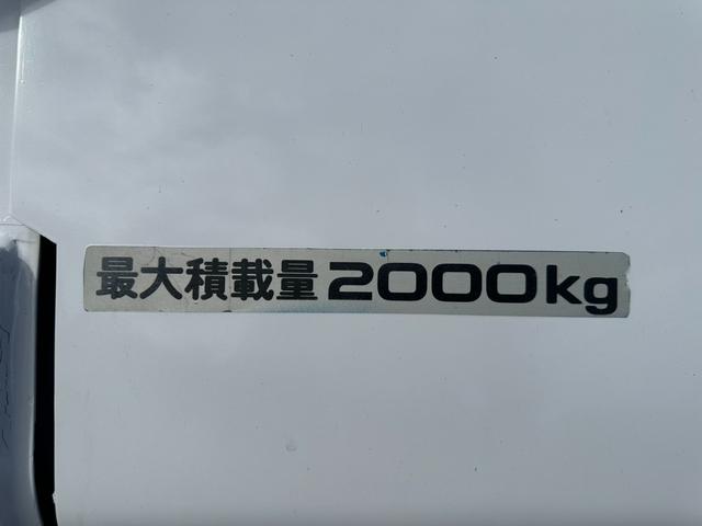 エルフトラック 3トンアームロール 新明和 ワンオーナー レーンキープアシスト アダプティブクルーズコントロール スペアキー キーレス フローティングナビ ETC AUX FM/AMラジオ フロントフォグ メッキ(40枚目)