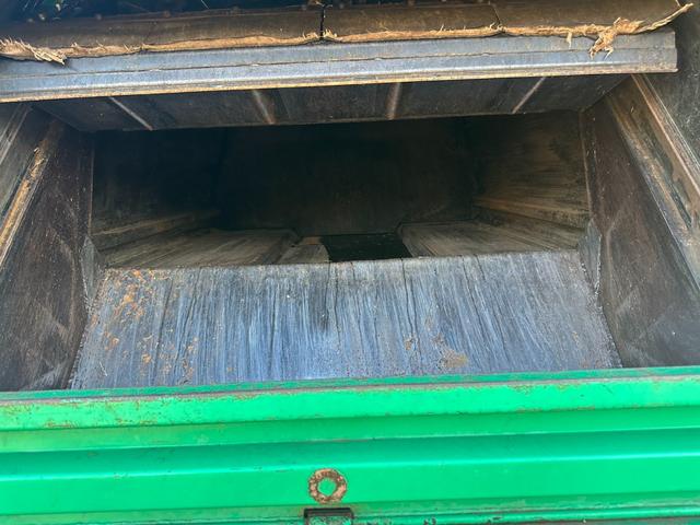 エルフトラック 2tプレス パッカー車 4.3立米 記録簿付 キーレス スペアキー バックモニター ETC フロントフォグランプ 後輪ダブル 電動格納ミラー アイドリングストップ フロア6MT エアコン FM/AM(17枚目)