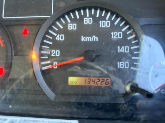 エルフトラック 2tプレス パッカー車 4.3立米 記録簿付 キーレス スペアキー バックモニター ETC フロントフォグランプ 後輪ダブル 電動格納ミラー アイドリングストップ フロア6MT エアコン FM/AM(32枚目)