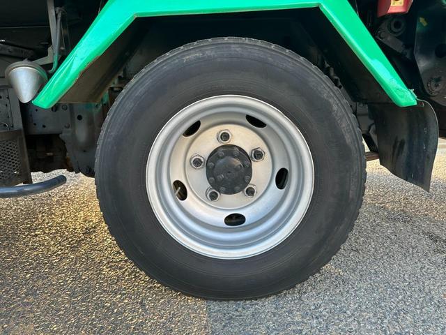 エルフトラック 2tプレス パッカー車 4.3立米 記録簿付 キーレス スペアキー バックモニター ETC フロントフォグランプ 後輪ダブル 電動格納ミラー アイドリングストップ フロア6MT エアコン FM/AM(63枚目)