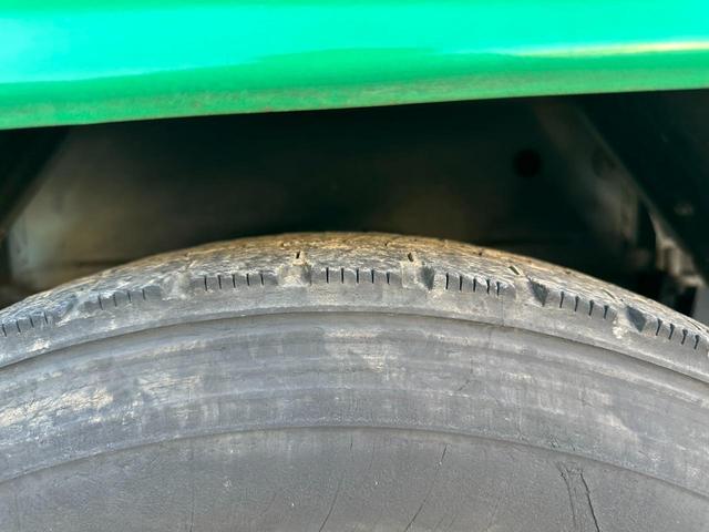 エルフトラック 2tプレス パッカー車 4.3立米 記録簿付 キーレス スペアキー バックモニター ETC フロントフォグランプ 後輪ダブル 電動格納ミラー アイドリングストップ フロア6MT エアコン FM/AM(67枚目)