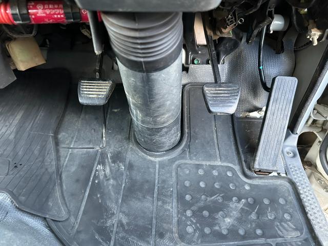 エルフトラック 3t ダンプ ワンオーナー 全低床 ETC スマートキー フロア6MT 後輪ダブル TKG-NKR85AD 4JJ1 3人乗り 最大積載量3000kg 長さ469cm 幅169cm 高さ198cm(29枚目)