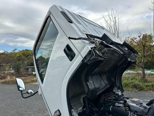 エルフトラック 　パッカー車　５．１立米　回転板式　まきこみ　新明和　Ｇ－ＲＸ　ワンオーナー　キーレス　バックカメラ　ドライブレコーダー　電動格納ミラー　ＡＵＸ　ＦＭ／ＡＭラジオ　長さ５３０ｃｍ　幅１８９ｃｍ（53枚目）