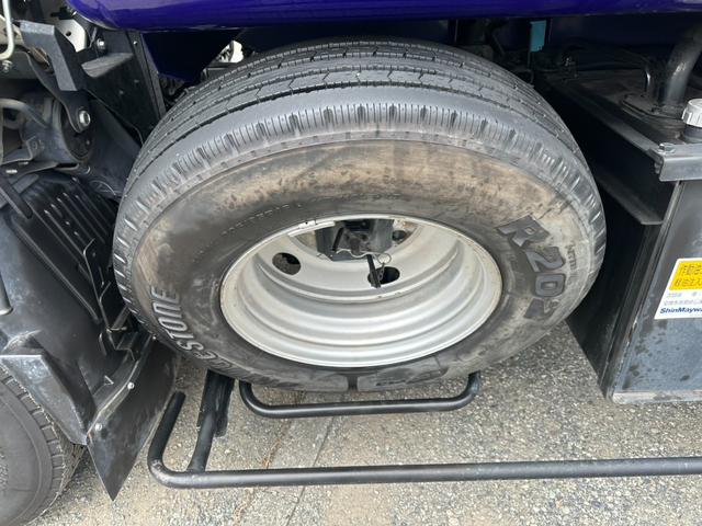 エルフトラック 　パッカー車　５．１立米　回転板式　まきこみ　新明和　Ｇ－ＲＸ　ワンオーナー　キーレス　バックカメラ　ドライブレコーダー　電動格納ミラー　ＡＵＸ　ＦＭ／ＡＭラジオ　長さ５３０ｃｍ　幅１８９ｃｍ（66枚目）