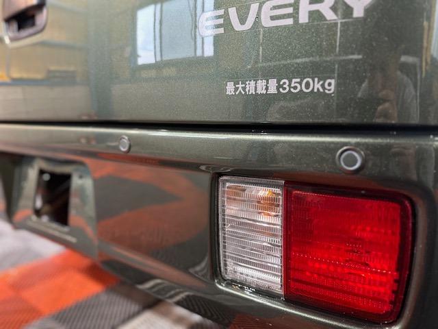 エブリイ ＰＣリミテッド　セーフティサポート・ワンオーナー・４速オートマ・キーレス・スペアキー・電格ミラー・ＰＷ・ＰＶガラス・オーバーヘッドシェルフ・デュアルカメラブレーキ・パーキングソナー・オートライト・両側スライドドア（21枚目）