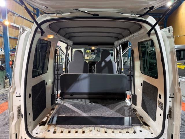 ハイゼットカーゴ ＤＸ　禁煙車・記録簿・４速オートマ・パワーウインドウ・キーレス・プライバシーガラス・荷室マット新品・両側スライドドア・フルフラットシート・保証書・取説（3枚目）