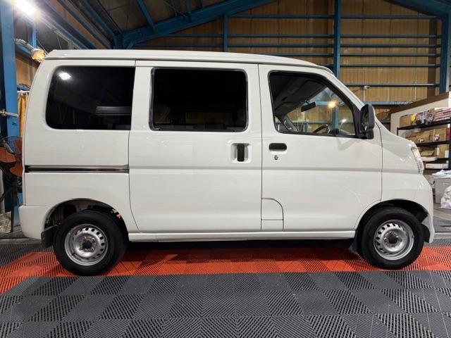 ハイゼットカーゴ ＤＸ　禁煙車・記録簿・４速オートマ・パワーウインドウ・キーレス・プライバシーガラス・荷室マット新品・両側スライドドア・フルフラットシート・保証書・取説（9枚目）