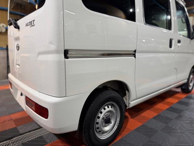 ハイゼットカーゴ ＤＸ　禁煙車・記録簿・４速オートマ・パワーウインドウ・キーレス・プライバシーガラス・荷室マット新品・両側スライドドア・フルフラットシート・保証書・取説（26枚目）