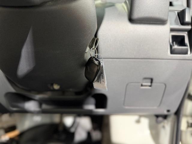 ハイゼットカーゴ ＤＸ　禁煙車・記録簿・４速オートマ・パワーウインドウ・キーレス・プライバシーガラス・荷室マット新品・両側スライドドア・フルフラットシート・保証書・取説（46枚目）