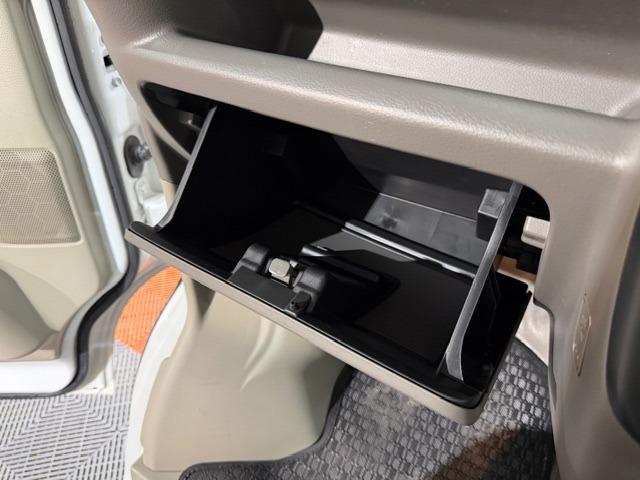 エブリイ ＰＣ　ワンオーナー・禁煙車・記録簿・４速オートマ・デュアルカメラブレーキサポート・衝突被害軽減ブレーキ・パワーウインドウ・キーレス・プライバシーガラス・保証書・取説（52枚目）