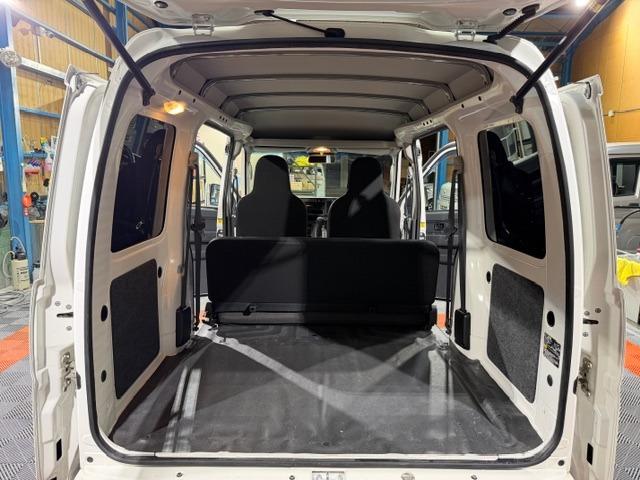 ハイゼットカーゴ ＤＸ　ＳＡＩＩＩ　ワンオーナー・禁煙車・記録簿・衝突被害軽減ブレーキ・パートタイム４ＷＤ・４速オートマ・パワーウインドウ・キーレス・プライバシーガラス・保証書・取説（5枚目）