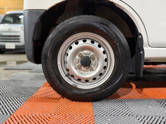 ハイゼットカーゴ ＤＸ　ＳＡＩＩＩ　ワンオーナー・禁煙車・記録簿・衝突被害軽減ブレーキ・パートタイム４ＷＤ・４速オートマ・パワーウインドウ・キーレス・プライバシーガラス・保証書・取説（33枚目）