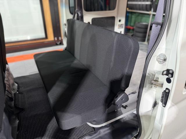 ハイゼットカーゴ ＤＸ　ＳＡＩＩＩ　ワンオーナー・禁煙車・記録簿・衝突被害軽減ブレーキ・パートタイム４ＷＤ・４速オートマ・パワーウインドウ・キーレス・プライバシーガラス・保証書・取説（56枚目）