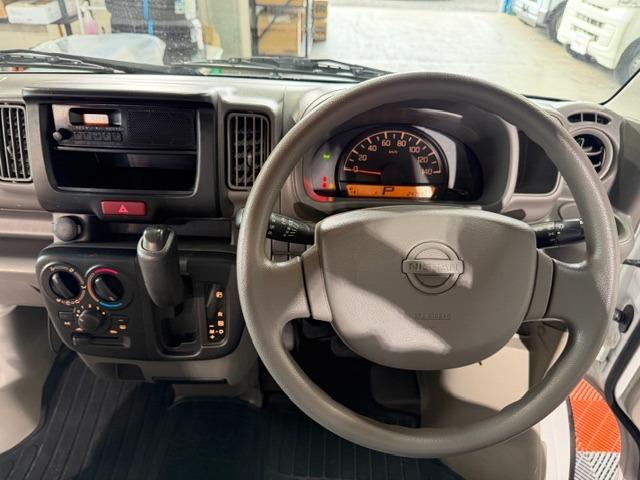NV100クリッパーバン DX ワンオーナー・禁煙車・記録簿・パートタイム4WD・走行2万キロ・2nd発進・フルフラット・ETC・保証書・取説(2枚目)