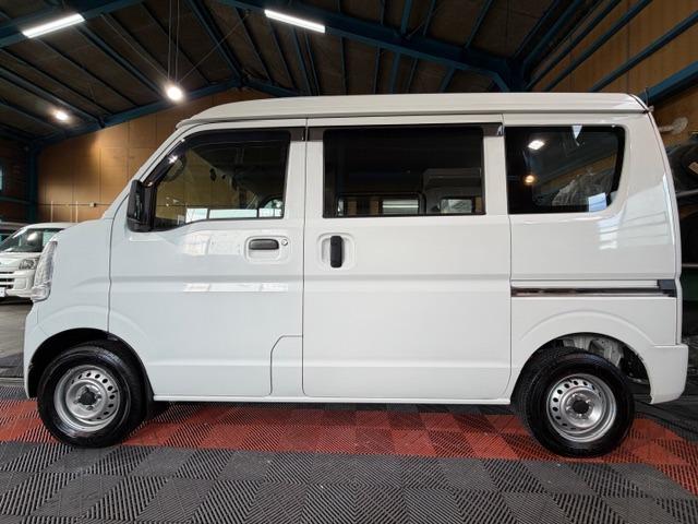 NV100クリッパーバン DX ワンオーナー・禁煙車・記録簿・パートタイム4WD・走行2万キロ・2nd発進・フルフラット・ETC・保証書・取説(11枚目)