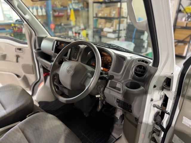 NV100クリッパーバン DX ワンオーナー・禁煙車・記録簿・パートタイム4WD・走行2万キロ・2nd発進・フルフラット・ETC・保証書・取説(38枚目)