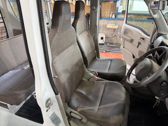 NV100クリッパーバン DX ワンオーナー・禁煙車・記録簿・パートタイム4WD・走行2万キロ・2nd発進・フルフラット・ETC・保証書・取説(39枚目)