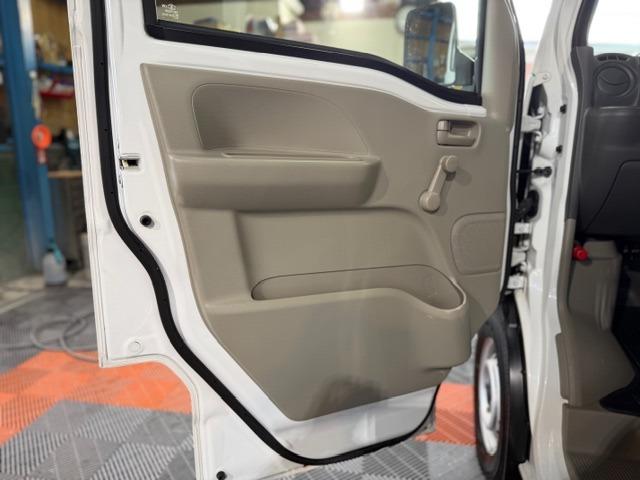NV100クリッパーバン DX ワンオーナー・禁煙車・記録簿・パートタイム4WD・走行2万キロ・2nd発進・フルフラット・ETC・保証書・取説(40枚目)