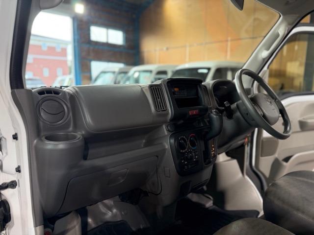 NV100クリッパーバン DX ワンオーナー・禁煙車・記録簿・パートタイム4WD・走行2万キロ・2nd発進・フルフラット・ETC・保証書・取説(41枚目)