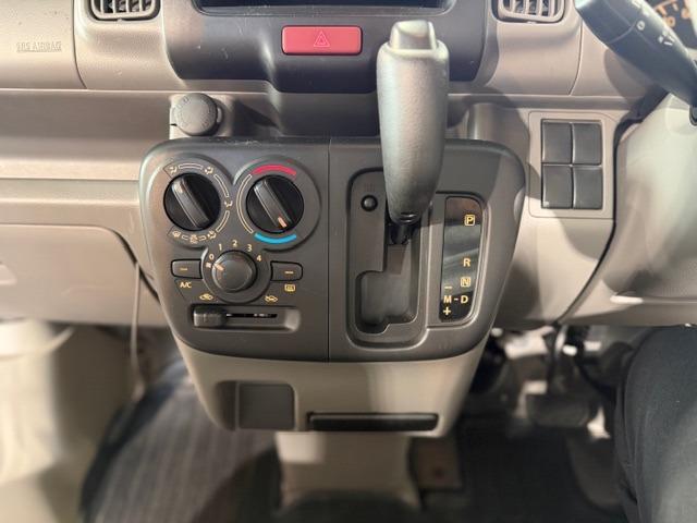 NV100クリッパーバン DX ワンオーナー・禁煙車・記録簿・パートタイム4WD・走行2万キロ・2nd発進・フルフラット・ETC・保証書・取説(45枚目)