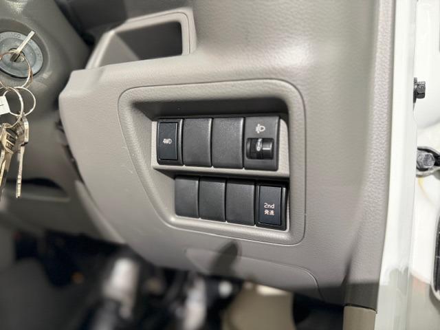 NV100クリッパーバン DX ワンオーナー・禁煙車・記録簿・パートタイム4WD・走行2万キロ・2nd発進・フルフラット・ETC・保証書・取説(47枚目)