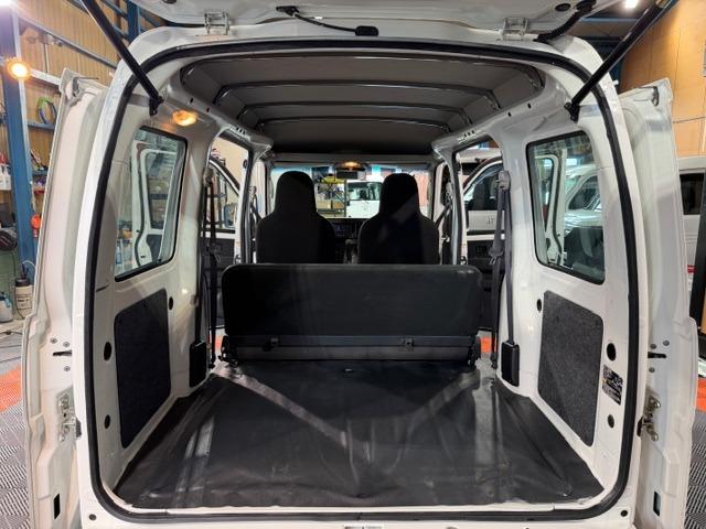 ハイゼットカーゴ スペシャルＳＡＩＩＩ　ワンオーナー・禁煙車・記録簿・純正ＬＥＤヘッドライト・オートライト・４速オートマ・スマートアシスト・オートハイビーム・アイドリングストップ・パワーウインドウ・ナビ・バックカメラ・Ｂｌｕｅｔｏｏｔｈ・（3枚目）