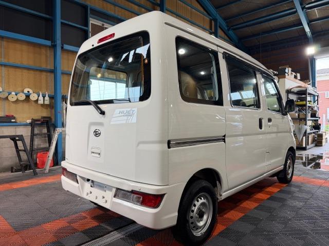 ハイゼットカーゴ スペシャルＳＡＩＩＩ　ワンオーナー・禁煙車・記録簿・純正ＬＥＤヘッドライト・オートライト・４速オートマ・スマートアシスト・オートハイビーム・アイドリングストップ・パワーウインドウ・ナビ・バックカメラ・Ｂｌｕｅｔｏｏｔｈ・（13枚目）