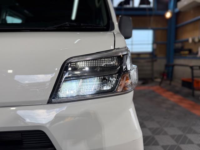 ハイゼットカーゴ スペシャルＳＡＩＩＩ　ワンオーナー・禁煙車・記録簿・純正ＬＥＤヘッドライト・オートライト・４速オートマ・スマートアシスト・オートハイビーム・アイドリングストップ・パワーウインドウ・ナビ・バックカメラ・Ｂｌｕｅｔｏｏｔｈ・（25枚目）