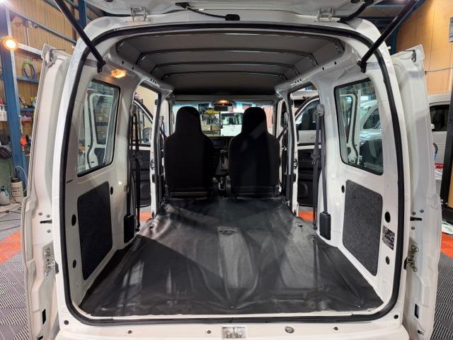 ハイゼットカーゴ スペシャルＳＡＩＩＩ　ワンオーナー・禁煙車・記録簿・純正ＬＥＤヘッドライト・オートライト・４速オートマ・スマートアシスト・オートハイビーム・アイドリングストップ・パワーウインドウ・ナビ・バックカメラ・Ｂｌｕｅｔｏｏｔｈ・（59枚目）