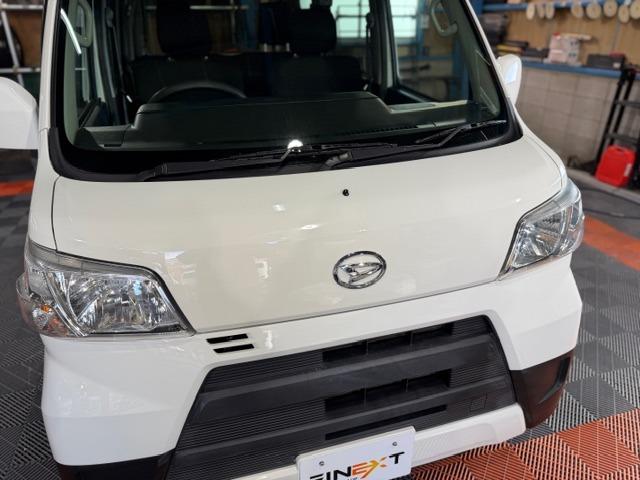 ハイゼットカーゴ クルーズＳＡＩＩＩ　ワンオーナー・４速オートマ・禁煙車・スマートアシスト３・メモリーナビ・バックカメラ・キーレス・電動格納ミラー・ＰＷ・プライバシーガラス・両側スライドドア・保証書・取説（27枚目）