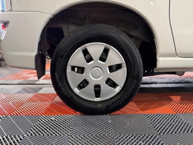 ハイゼットカーゴ クルーズＳＡＩＩＩ　ワンオーナー・４速オートマ・禁煙車・スマートアシスト３・メモリーナビ・バックカメラ・キーレス・電動格納ミラー・ＰＷ・プライバシーガラス・両側スライドドア・保証書・取説（37枚目）