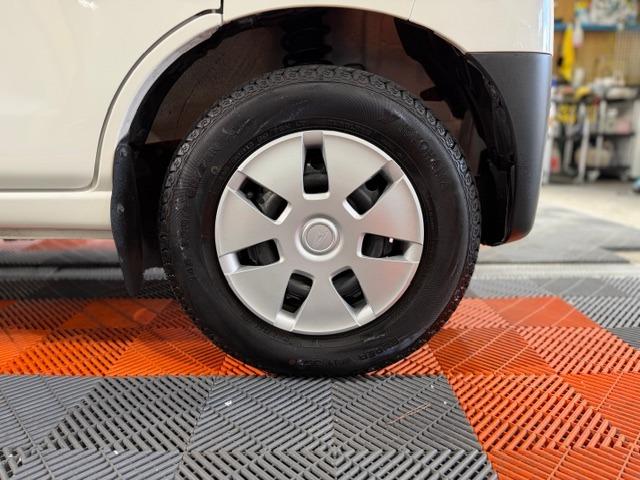 ハイゼットカーゴ クルーズＳＡＩＩＩ　ワンオーナー・４速オートマ・禁煙車・スマートアシスト３・メモリーナビ・バックカメラ・キーレス・電動格納ミラー・ＰＷ・プライバシーガラス・両側スライドドア・保証書・取説（38枚目）