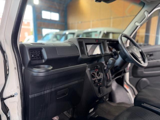 ハイゼットカーゴ クルーズＳＡＩＩＩ　ワンオーナー・４速オートマ・禁煙車・スマートアシスト３・メモリーナビ・バックカメラ・キーレス・電動格納ミラー・ＰＷ・プライバシーガラス・両側スライドドア・保証書・取説（44枚目）