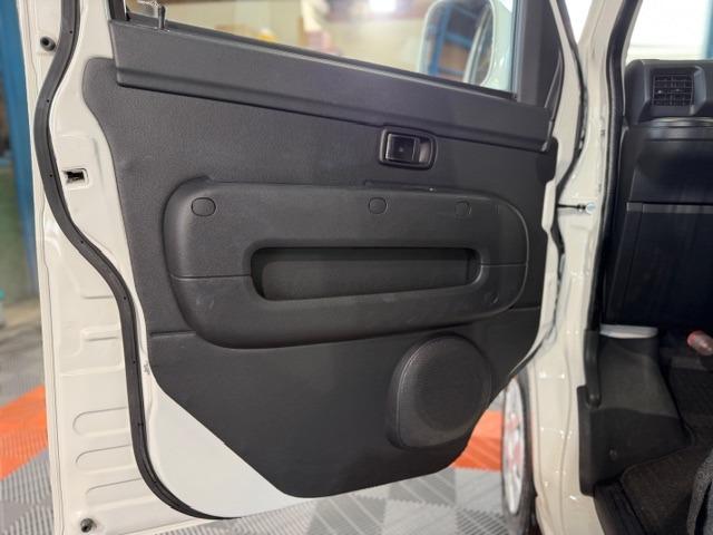 ハイゼットカーゴ クルーズＳＡＩＩＩ　ワンオーナー・４速オートマ・禁煙車・スマートアシスト３・メモリーナビ・バックカメラ・キーレス・電動格納ミラー・ＰＷ・プライバシーガラス・両側スライドドア・保証書・取説（46枚目）