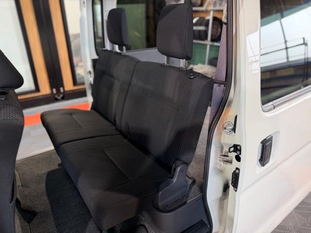 ハイゼットカーゴ クルーズＳＡＩＩＩ　ワンオーナー・４速オートマ・禁煙車・スマートアシスト３・メモリーナビ・バックカメラ・キーレス・電動格納ミラー・ＰＷ・プライバシーガラス・両側スライドドア・保証書・取説（57枚目）