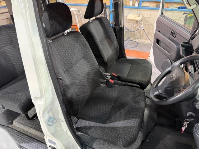 ハイゼットカーゴ クルーズＳＡＩＩＩ　ワンオーナー・記録簿・スマートアシスト３・禁煙車・メモリーナビ・バックカメラ・キーレス・電動格納ミラー・全席ＰＷ・オーバーヘッドシェルフ・両側スライドドア・保証書・取説（42枚目）