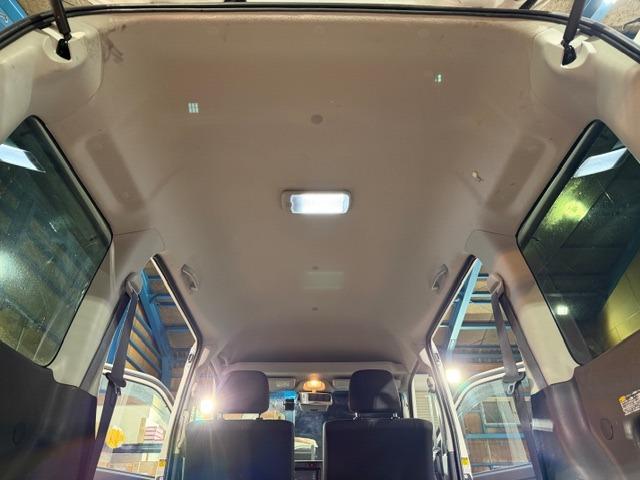 ハイゼットカーゴ クルーズＳＡＩＩＩ　ワンオーナー・記録簿・スマートアシスト３・禁煙車・メモリーナビ・バックカメラ・キーレス・電動格納ミラー・全席ＰＷ・オーバーヘッドシェルフ・両側スライドドア・保証書・取説（63枚目）