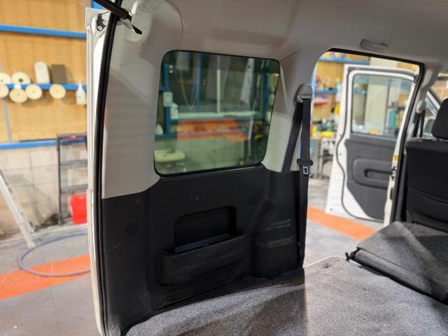 ハイゼットカーゴ クルーズＳＡＩＩＩ　ワンオーナー・記録簿・スマートアシスト３・禁煙車・メモリーナビ・バックカメラ・キーレス・電動格納ミラー・全席ＰＷ・オーバーヘッドシェルフ・両側スライドドア・保証書・取説（64枚目）