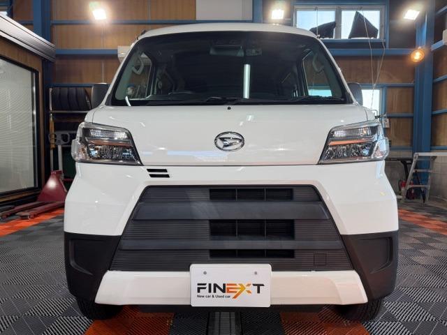 ハイゼットカーゴ ＤＸ　ＳＡＩＩＩ　ワンオーナー・禁煙車・記録簿・純正ＬＥＤヘッドライト・スマートアシスト・オートライト・ナビ・Ｂｌｕｅｔｏｏｔｈ・フルセグＴＶ・パワーウインドウ・キーレス・ＰＶガラス・荷室マット新品・保証書・取説（3枚目）