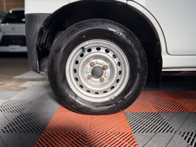 ハイゼットカーゴ ＤＸ　ＳＡＩＩＩ　ワンオーナー・禁煙車・記録簿・純正ＬＥＤヘッドライト・スマートアシスト・オートライト・ナビ・Ｂｌｕｅｔｏｏｔｈ・フルセグＴＶ・パワーウインドウ・キーレス・ＰＶガラス・荷室マット新品・保証書・取説（34枚目）