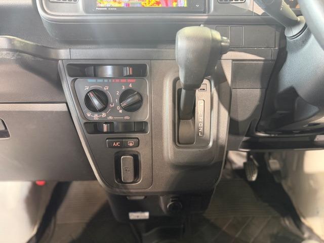 ハイゼットカーゴ ＤＸ　ＳＡＩＩＩ　ワンオーナー・禁煙車・記録簿・純正ＬＥＤヘッドライト・スマートアシスト・オートライト・ナビ・Ｂｌｕｅｔｏｏｔｈ・フルセグＴＶ・パワーウインドウ・キーレス・ＰＶガラス・荷室マット新品・保証書・取説（49枚目）