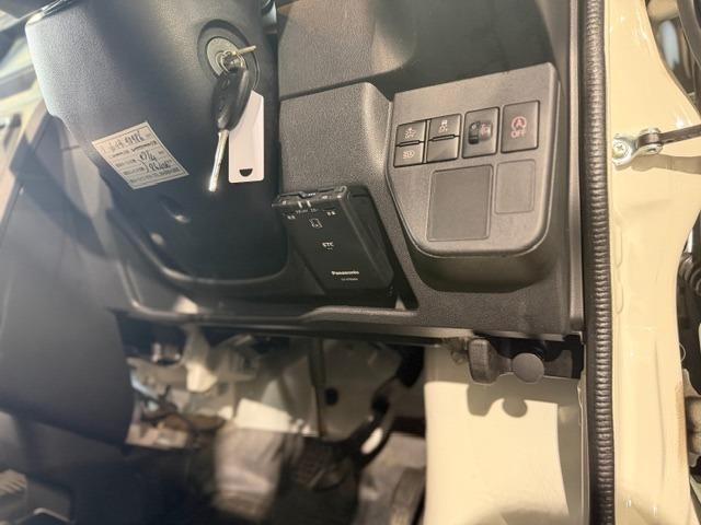 ハイゼットカーゴ ＤＸ　ＳＡＩＩＩ　ワンオーナー・禁煙車・記録簿・純正ＬＥＤヘッドライト・スマートアシスト・オートライト・ナビ・Ｂｌｕｅｔｏｏｔｈ・フルセグＴＶ・パワーウインドウ・キーレス・ＰＶガラス・荷室マット新品・保証書・取説（51枚目）