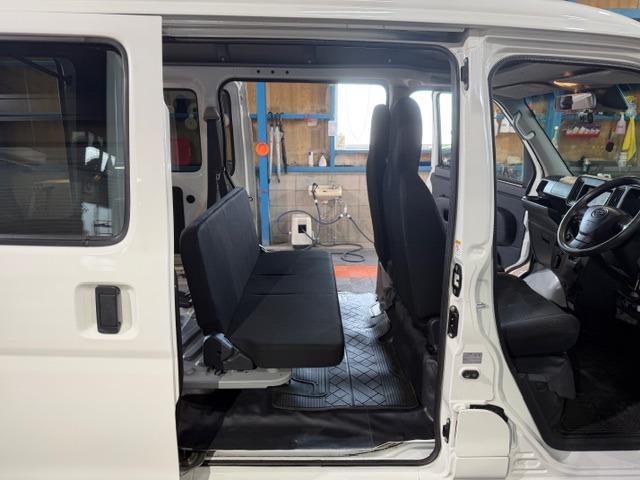 ハイゼットカーゴ ＤＸ　ＳＡＩＩＩ　ワンオーナー・禁煙車・記録簿・純正ＬＥＤヘッドライト・スマートアシスト・オートライト・ナビ・Ｂｌｕｅｔｏｏｔｈ・フルセグＴＶ・パワーウインドウ・キーレス・ＰＶガラス・荷室マット新品・保証書・取説（56枚目）