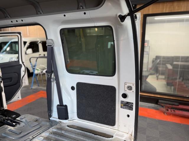 ハイゼットカーゴ ＤＸ　ＳＡＩＩＩ　ワンオーナー・禁煙車・記録簿・純正ＬＥＤヘッドライト・スマートアシスト・オートライト・ナビ・Ｂｌｕｅｔｏｏｔｈ・フルセグＴＶ・パワーウインドウ・キーレス・ＰＶガラス・荷室マット新品・保証書・取説（64枚目）