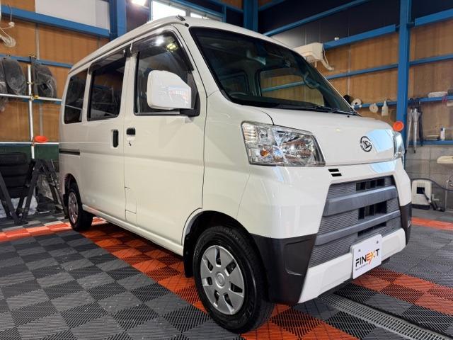 ハイゼットカーゴ クルーズSAIII ビジネスパッケージ・禁煙車・電動格納ミラー・フルフラットシート・パワーウインドウ・キーレス・プライバシーガラス・ディスプレイオーディオ・バックカメラ・アイドリングストップ・オートハイビーム(7枚目)