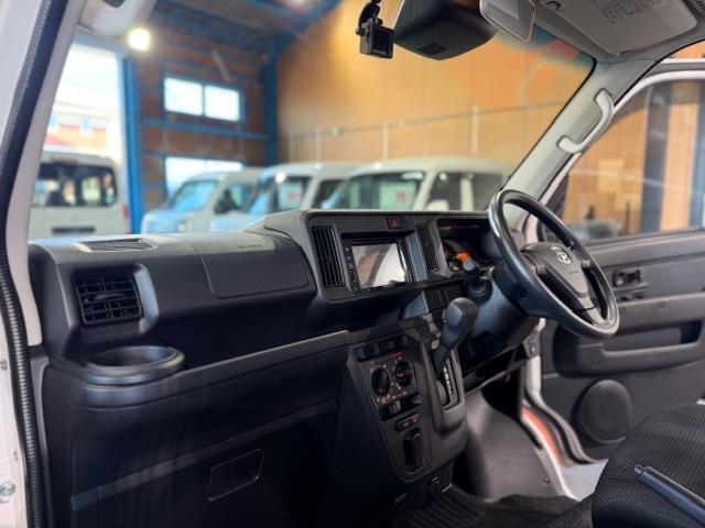 ハイゼットカーゴ クルーズSAIII ビジネスパッケージ・禁煙車・電動格納ミラー・フルフラットシート・パワーウインドウ・キーレス・プライバシーガラス・ディスプレイオーディオ・バックカメラ・アイドリングストップ・オートハイビーム(44枚目)