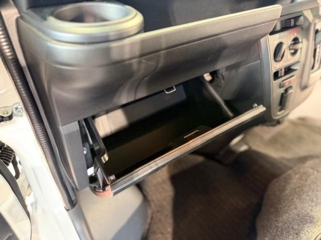 ハイゼットカーゴ クルーズSAIII ビジネスパッケージ・禁煙車・電動格納ミラー・フルフラットシート・パワーウインドウ・キーレス・プライバシーガラス・ディスプレイオーディオ・バックカメラ・アイドリングストップ・オートハイビーム(52枚目)